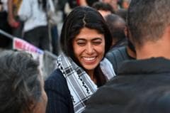 البرلمان الأوروبي يحقق في نزع ريما حسن العلم الإسرائيلي من معرض لإحياء ذكرى 7 أكتوبر